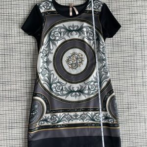 Adorable Bailey44 silk scarf dress